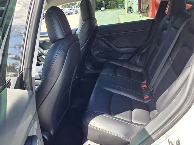 Used 2021 Tesla Model 3 Standard Range Plus image 10