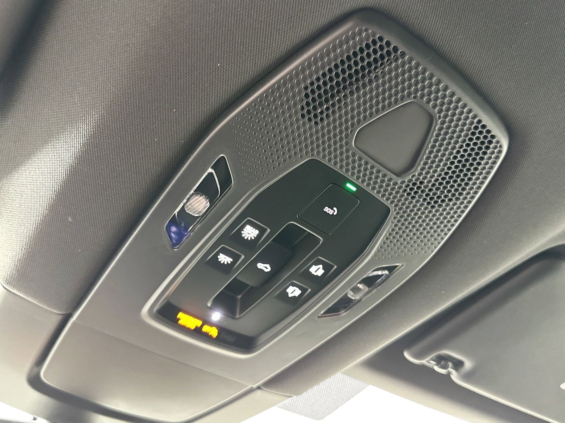 Certified 2025 Porsche Macan 4 Electric image 25