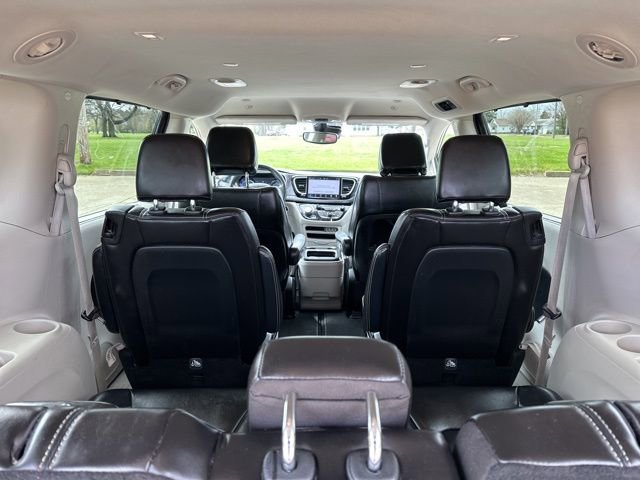 Used 2023 Chrysler Pacifica Touring-L FWD image 22