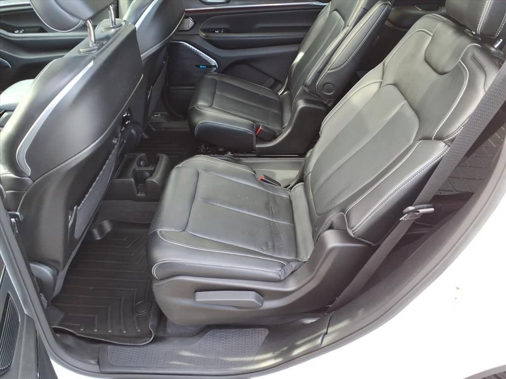 Used 2021 Jeep Grand Cherokee L Overland w/ Advanced Protech Group III image 13