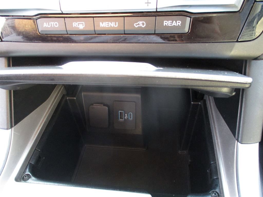 Used 2020 Ford Explorer XLT w/ Equipment Group 202A image 18