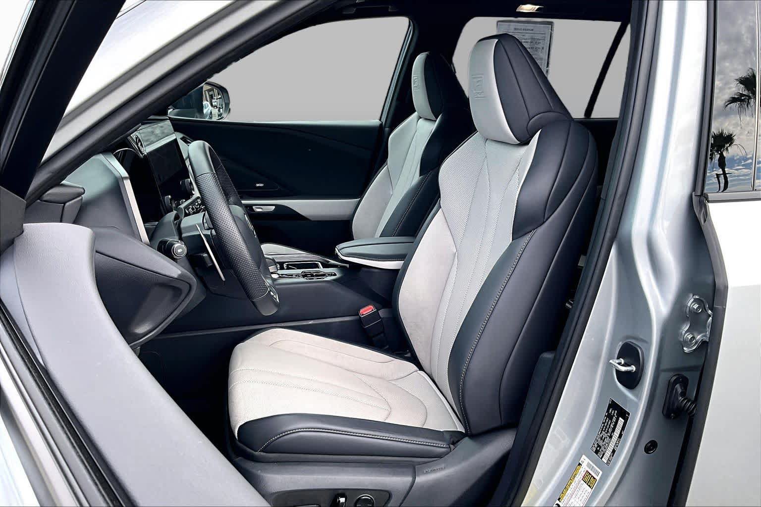 Certified 2026 Lexus TX 500h AWD w/ Technology Package image 7