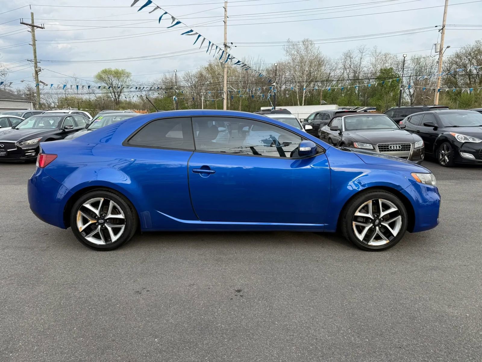 Used 2010 Kia Forte Koup SX image 11