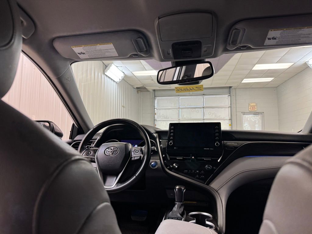 Used 2021 Toyota Camry XLE FWD image 19