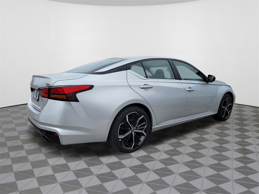 Used 2025 Nissan Altima 2.5 SR image 8
