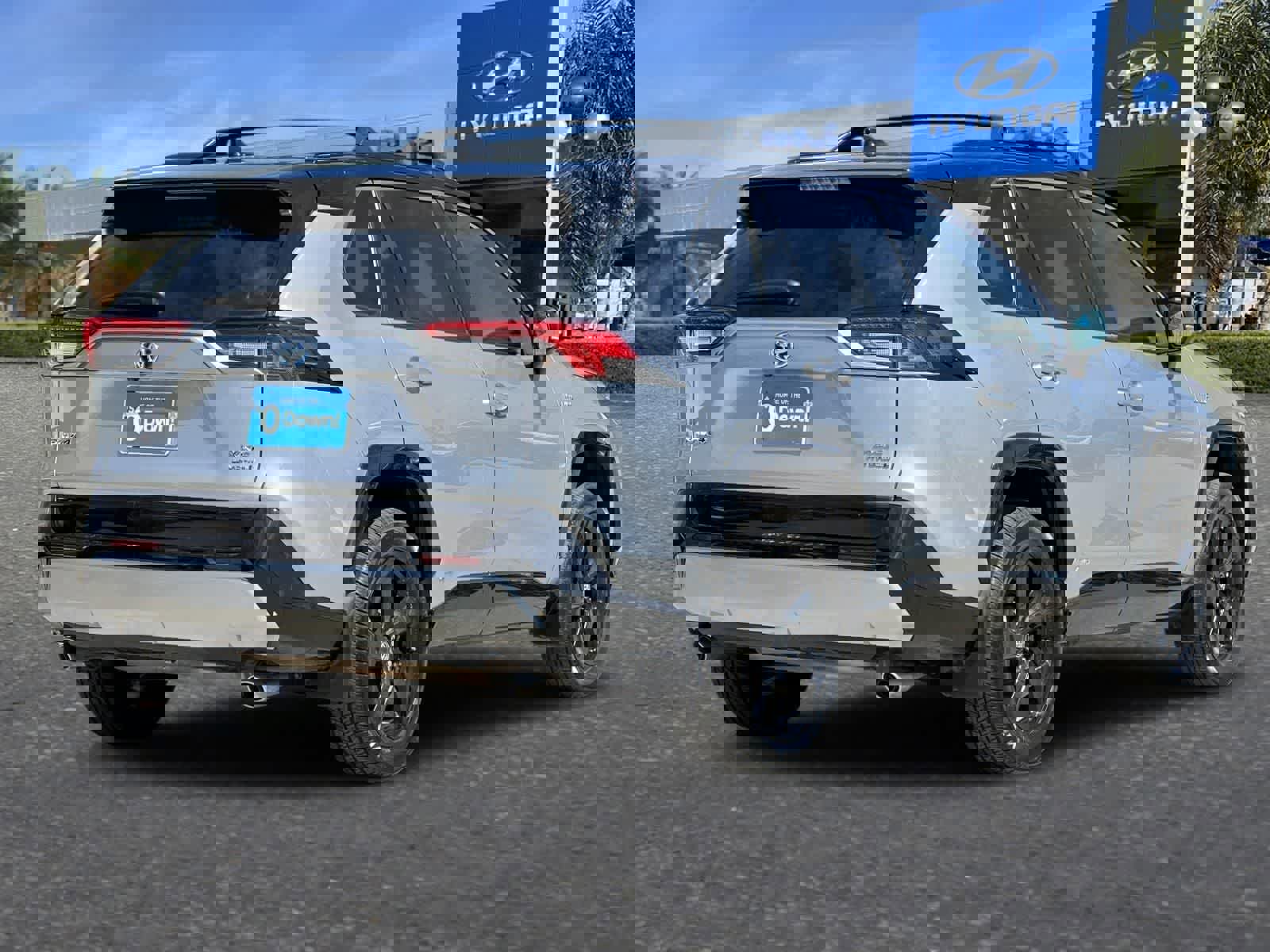 Used 2021 Toyota RAV4 XSE w/ XSE Grade Weather Package image 3