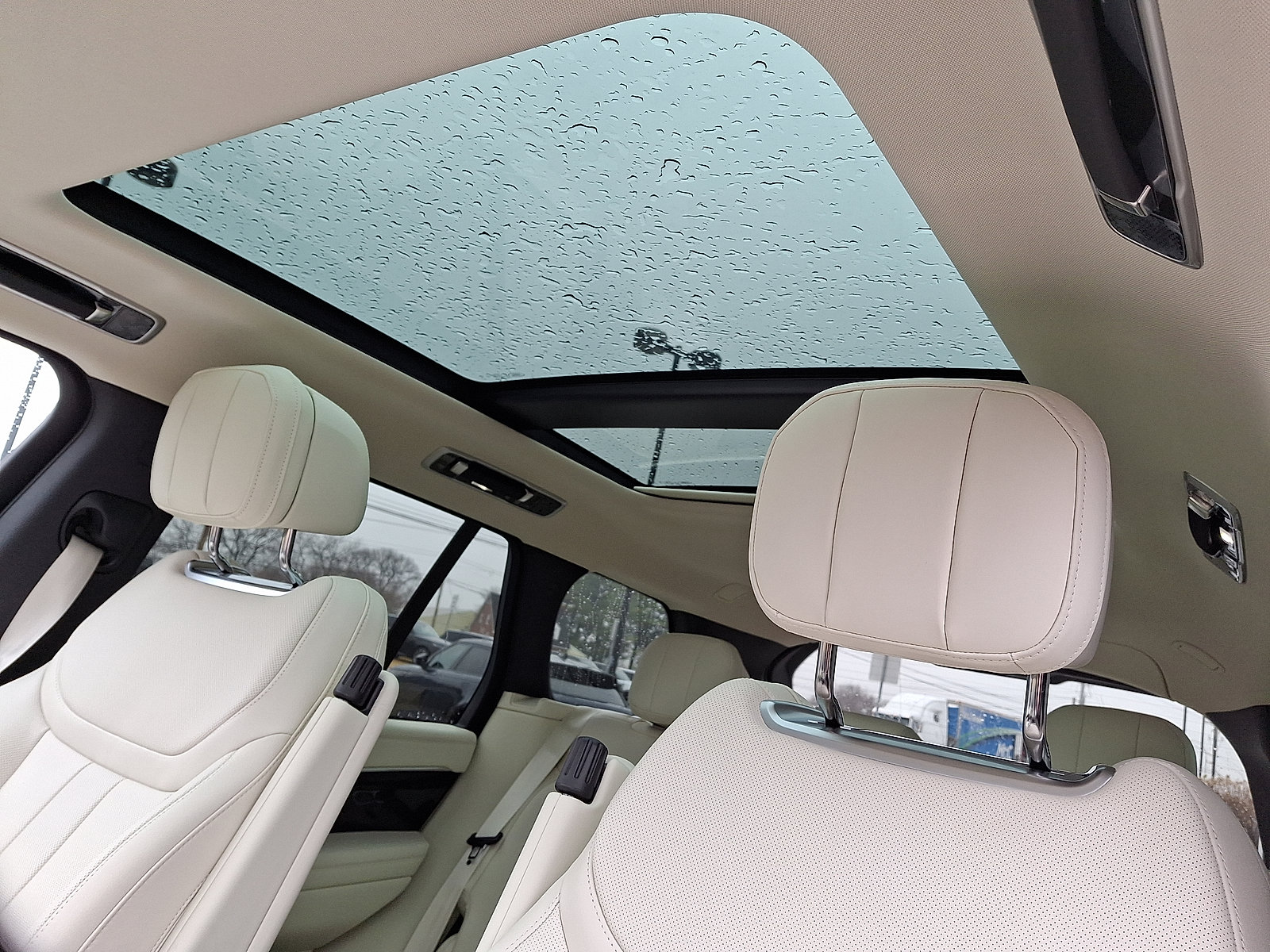 New 2026 Land Rover Range Rover SE image 11