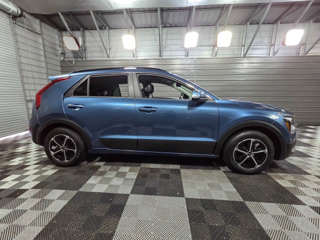 Used 2024 Kia Niro EX w/ EX Cold Weather Package image 9