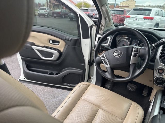 Used 2018 Nissan Titan SL w/ Chrome Package image 16