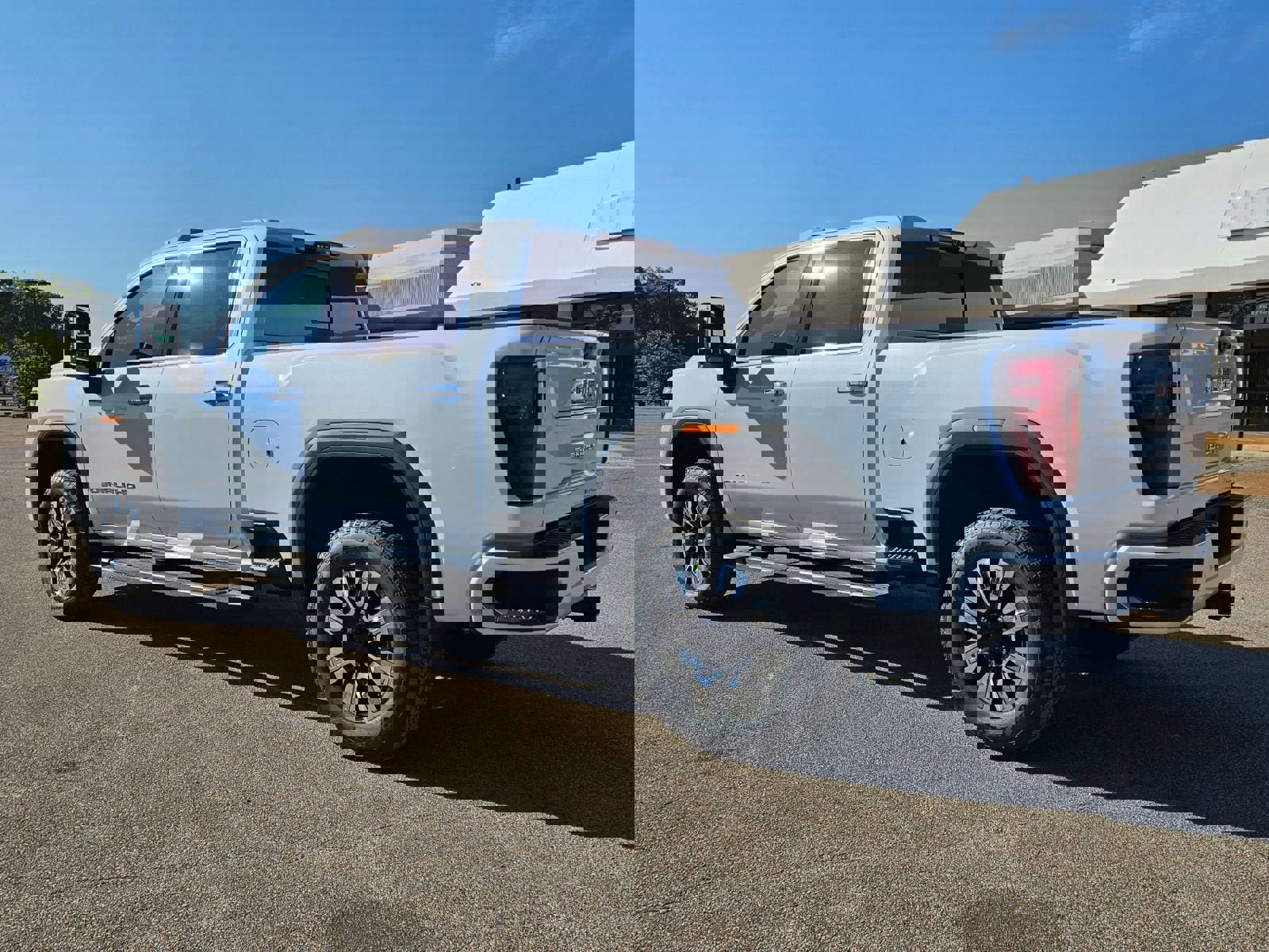 New 2026 GMC Sierra 2500 Denali w/ Denali Reserve Package image 3