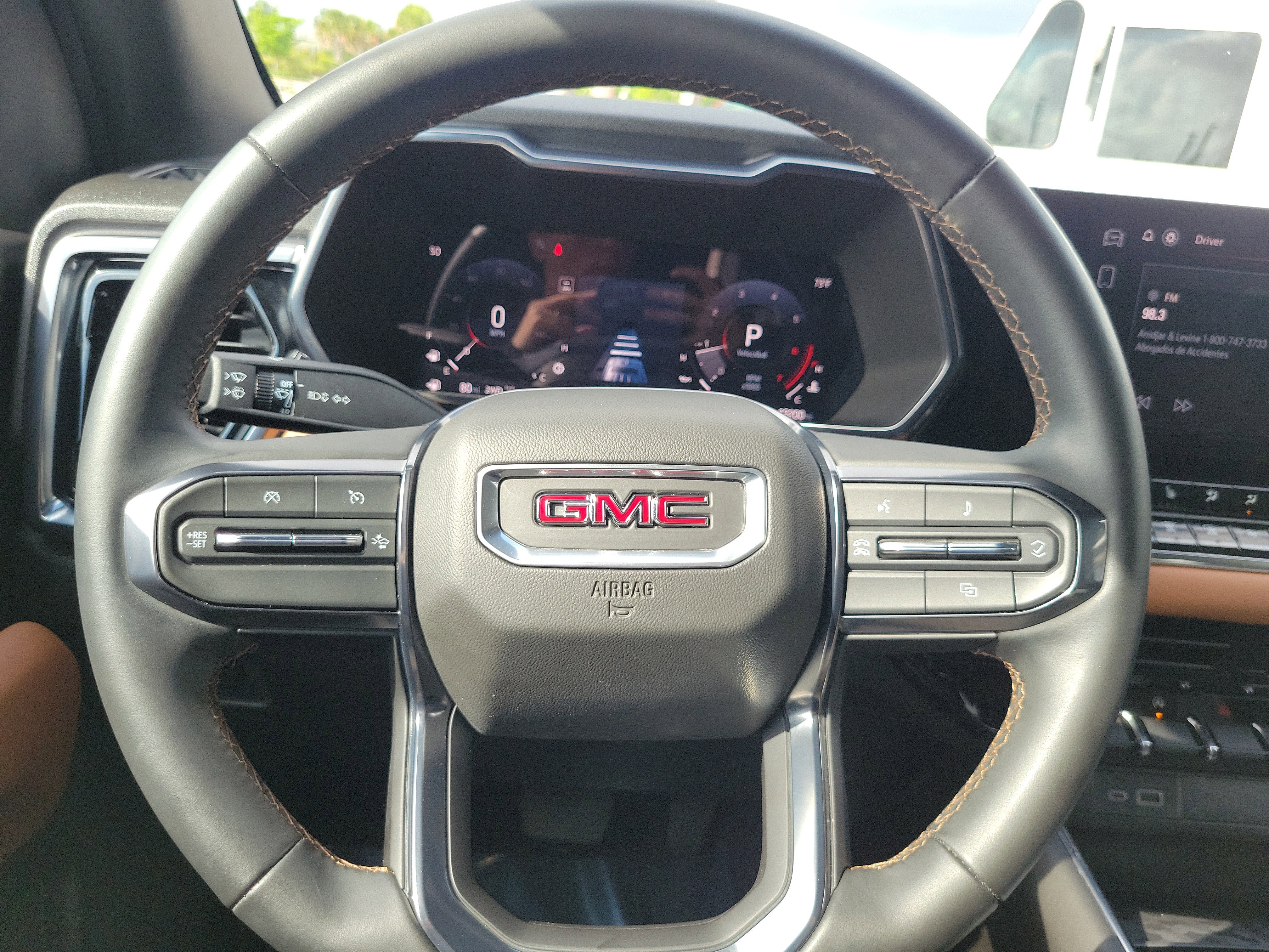 Used 2025 GMC Canyon AT4 image 18