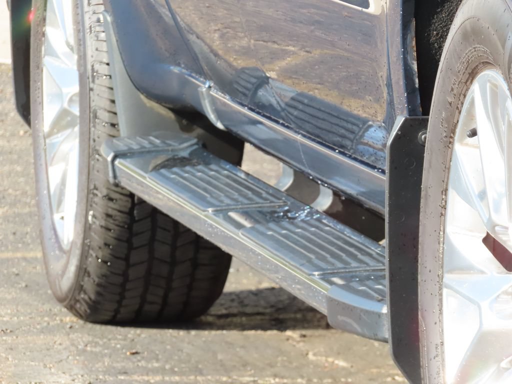 Used 2019 Chevrolet Silverado 1500 LTZ w/ LTZ Convenience Package AWD/4WD image 13