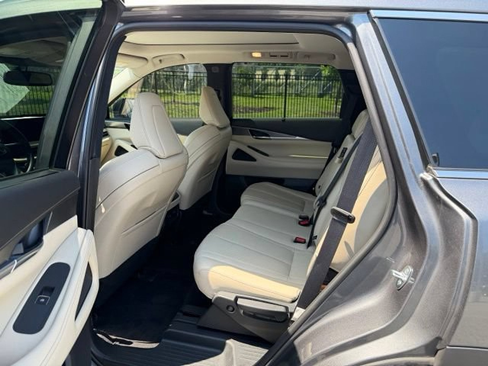 Used 2022 INFINITI QX60 Luxe w/ Cargo Package AWD/4WD image 10