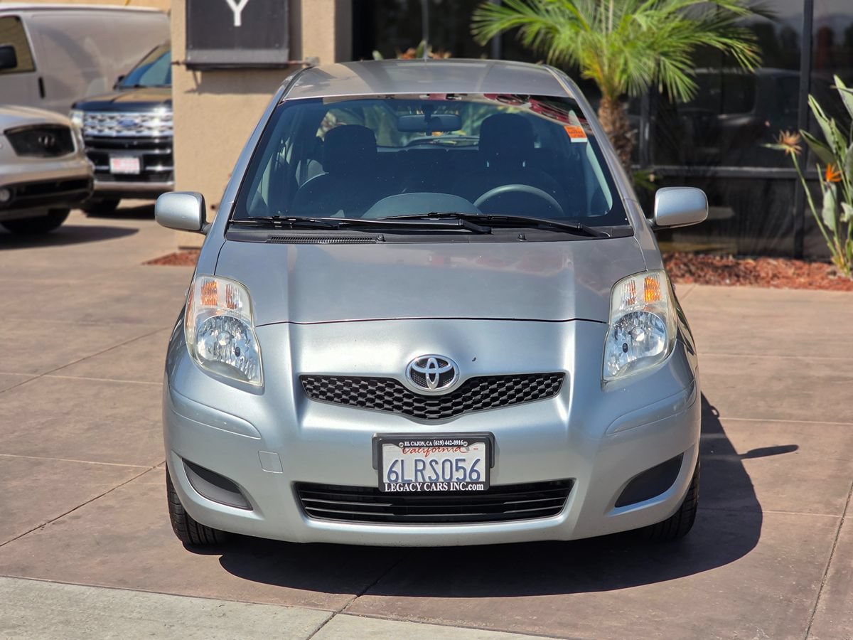 Used 2010 Toyota Yaris 4-Door Hatchback FWD image 4