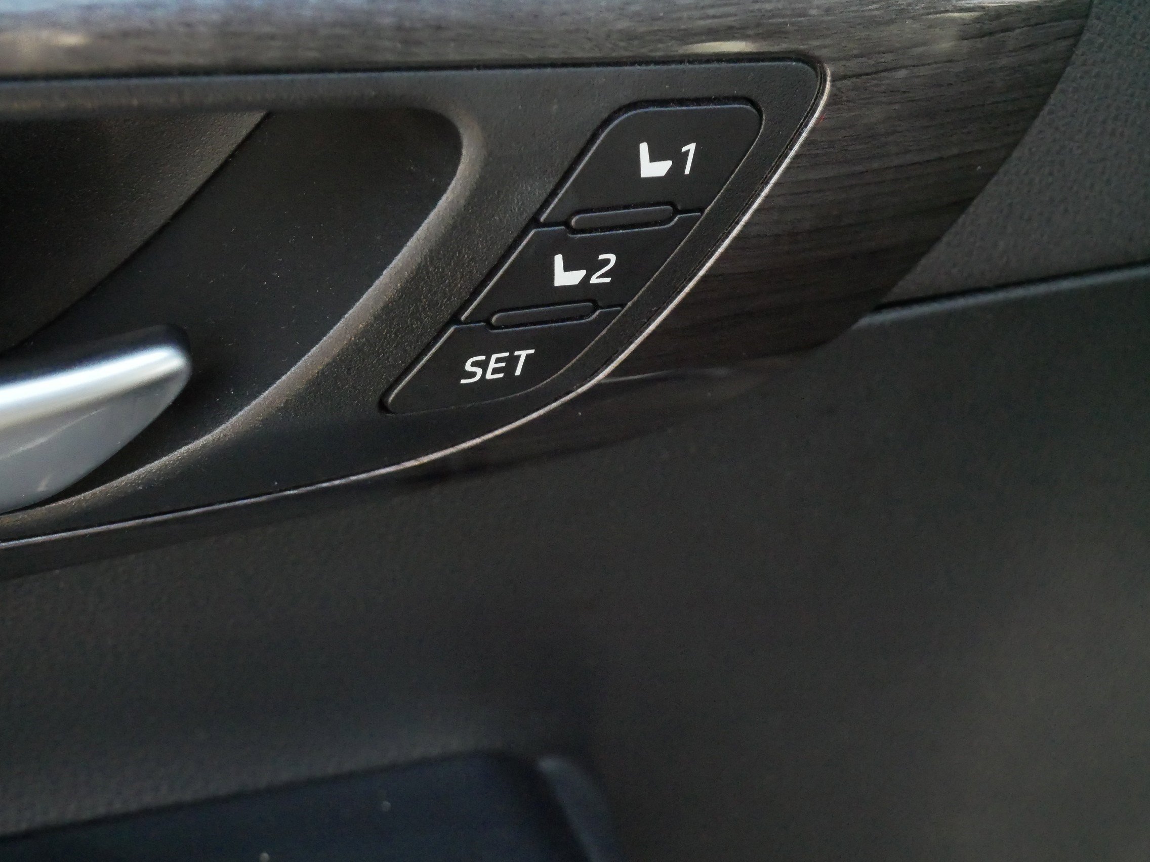 Used 2020 Toyota Highlander Platinum image 19