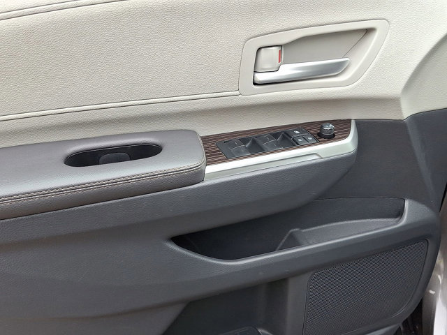 Used 2023 Toyota Sienna XLE image 11