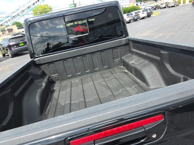 Used 2023 Jeep Gladiator Overland image 6