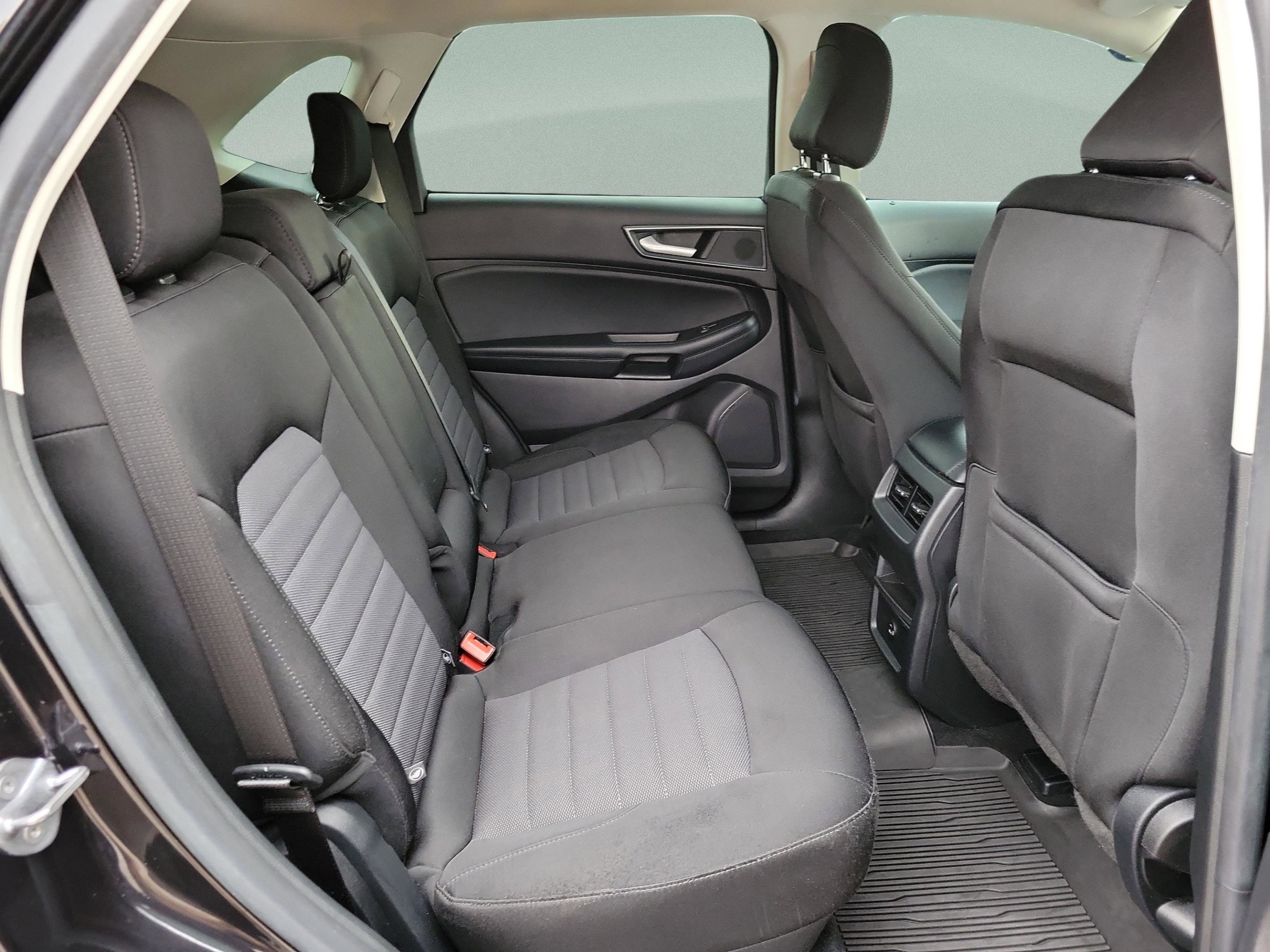 Used 2022 Ford Edge SE w/ Black Appearance Package image 27