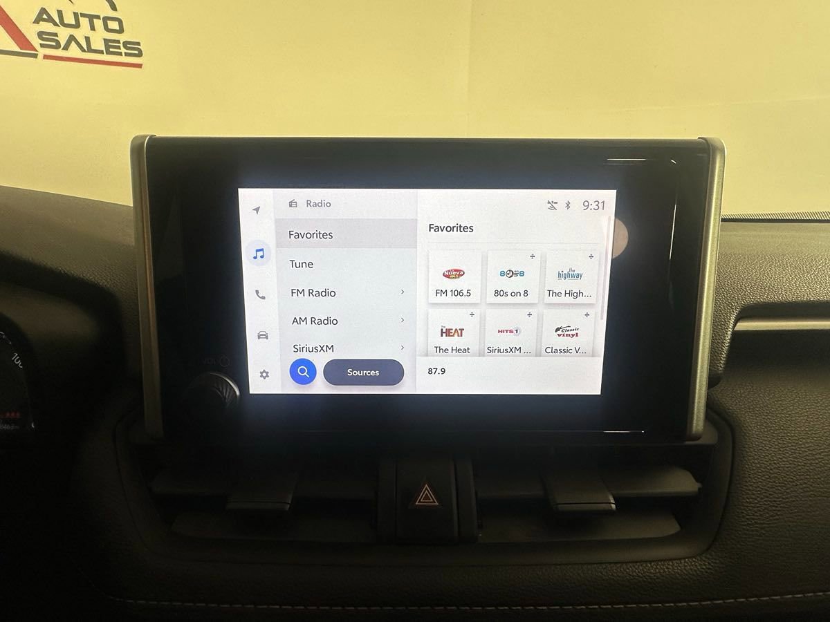 Used 2024 Toyota RAV4 LE FWD image 29
