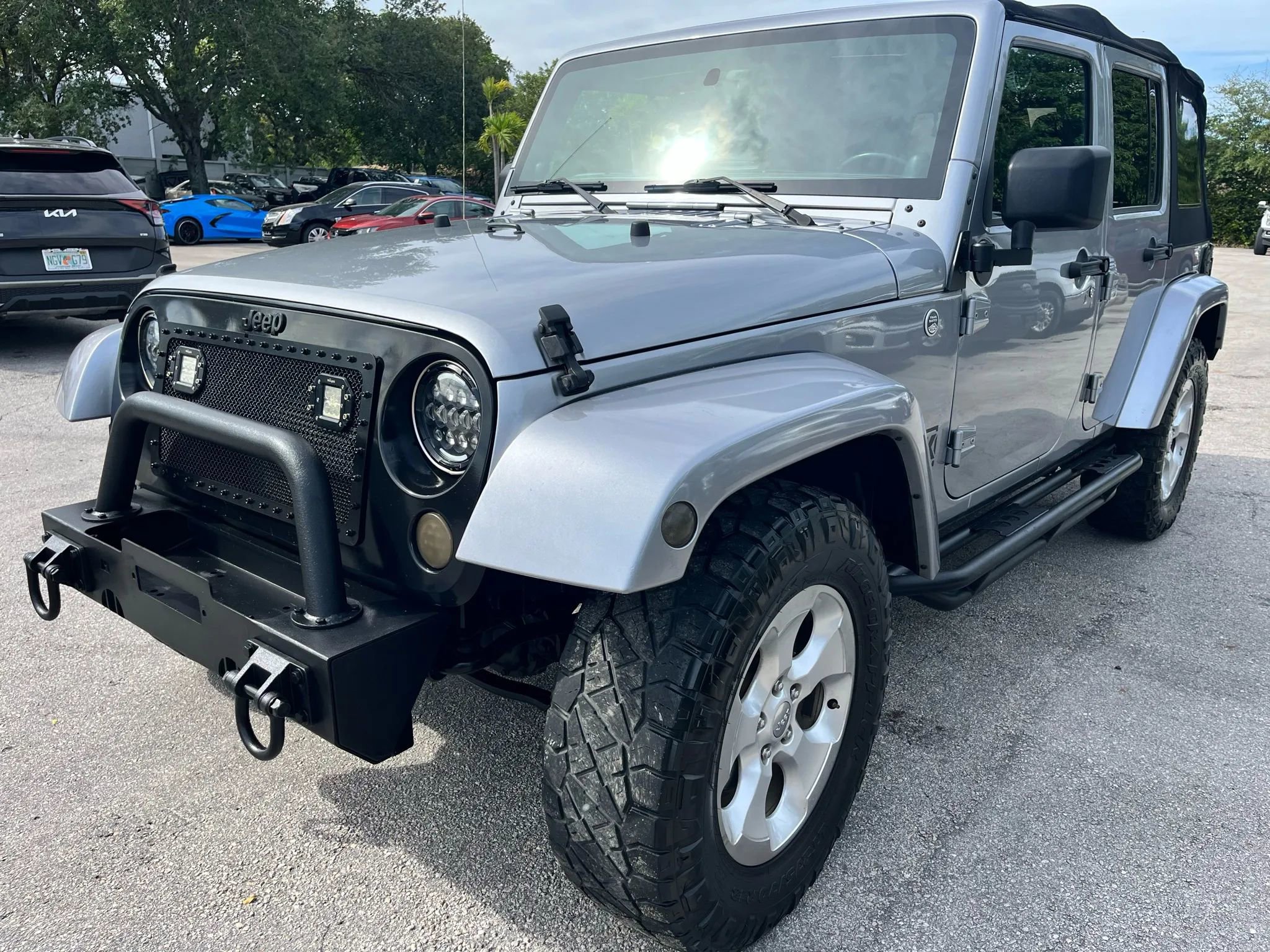 Used 2013 Jeep Wrangler Unlimited Sahara w/ Connectivity Group image 3