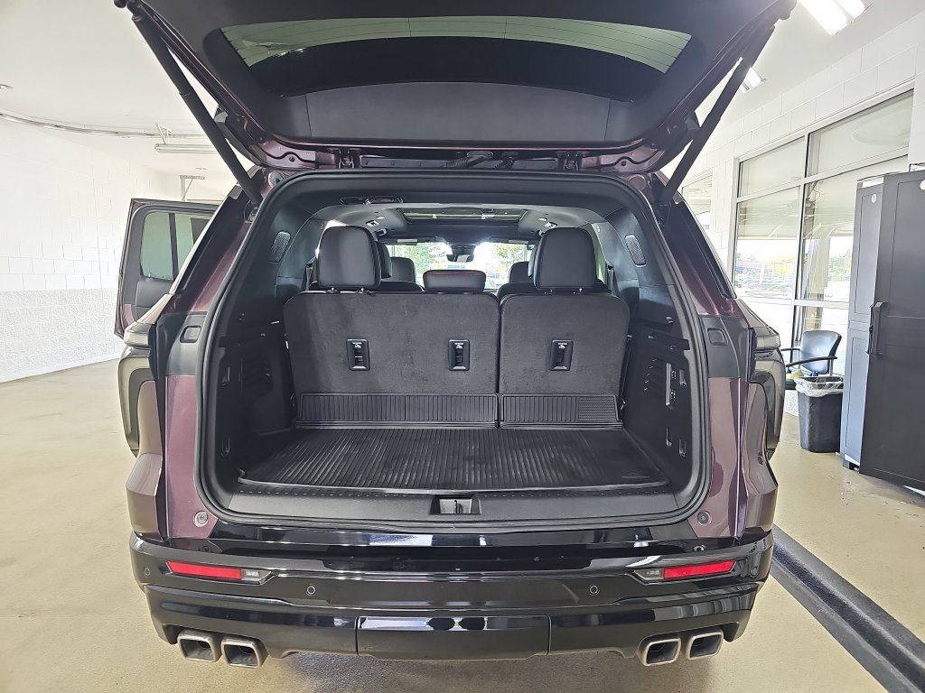 Certified 2024 Chevrolet Traverse RS w/ LPO, Floor Liner Package AWD/4WD image 17