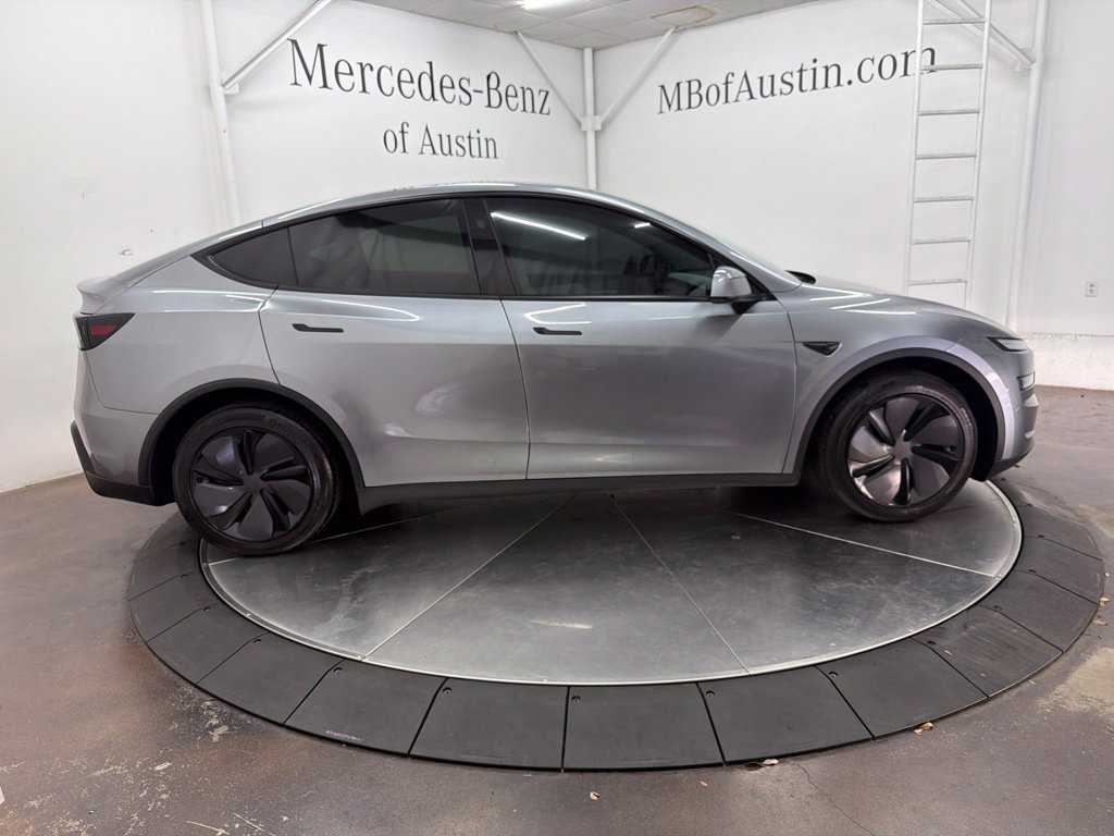 Used 2026 Tesla Model Y 2WD image 8