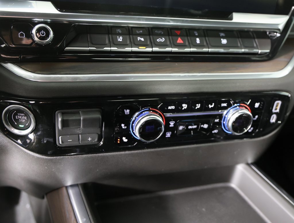 New 2026 GMC Sierra 3500 SLT w/ SLT Convenience Package image 18