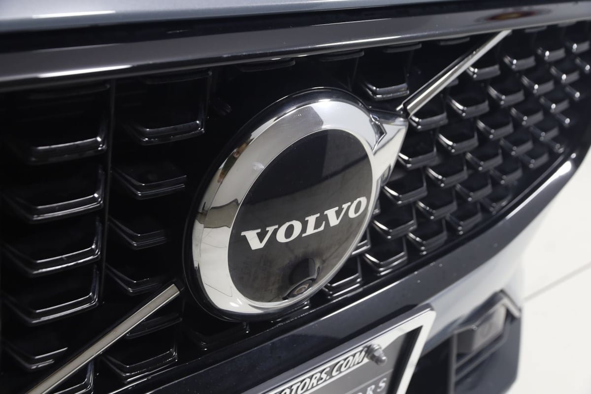 Used 2023 Volvo S60 B5 Plus AWD/4WD image 18