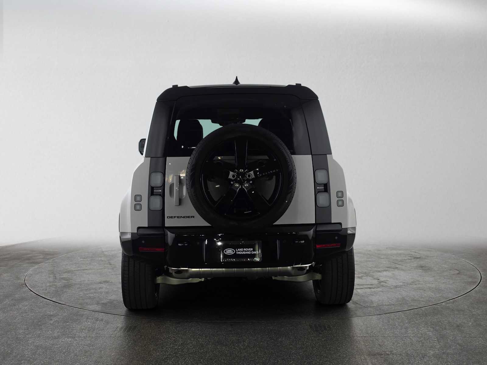 New 2026 Land Rover Defender 110 X-Dynamic SE AWD/4WD image 4
