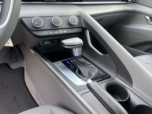 New 2026 Hyundai Elantra SE image 23