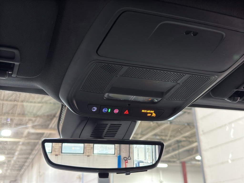 Used 2025 Chevrolet Equinox LT w/ Convenience Package II image 37