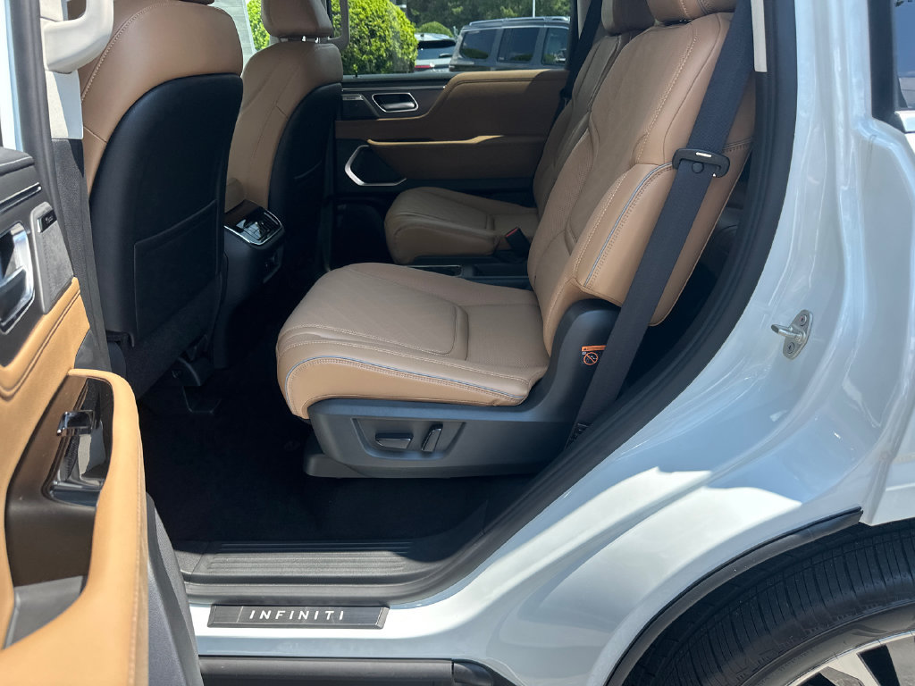 New 2027 INFINITI QX80 Luxe w/ Cargo Package RWD image 17