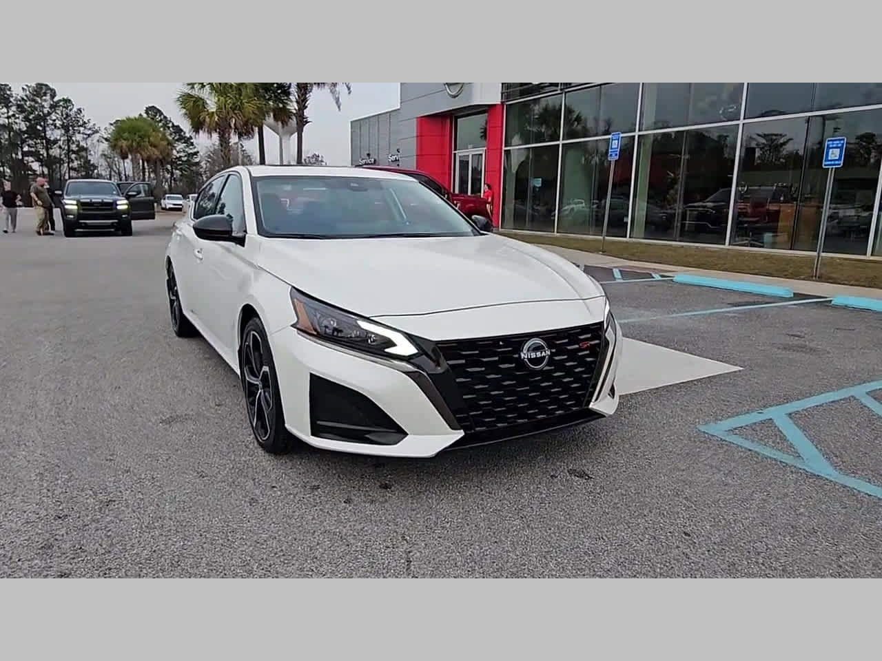 Used 2024 Nissan Altima 2.5 SR w/ SR Premium Package image 19