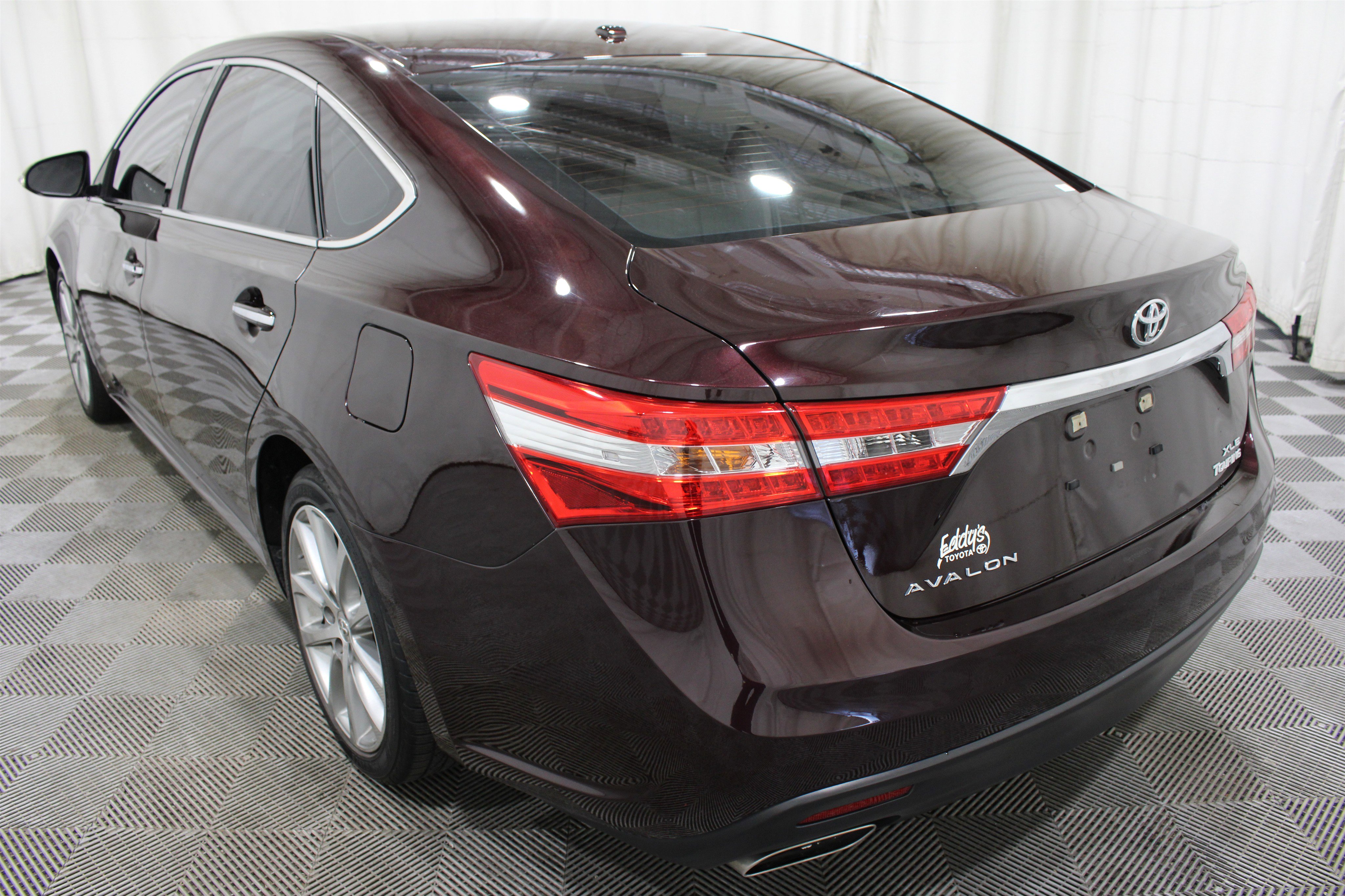 Used 2014 Toyota Avalon XLE Touring FWD image 32