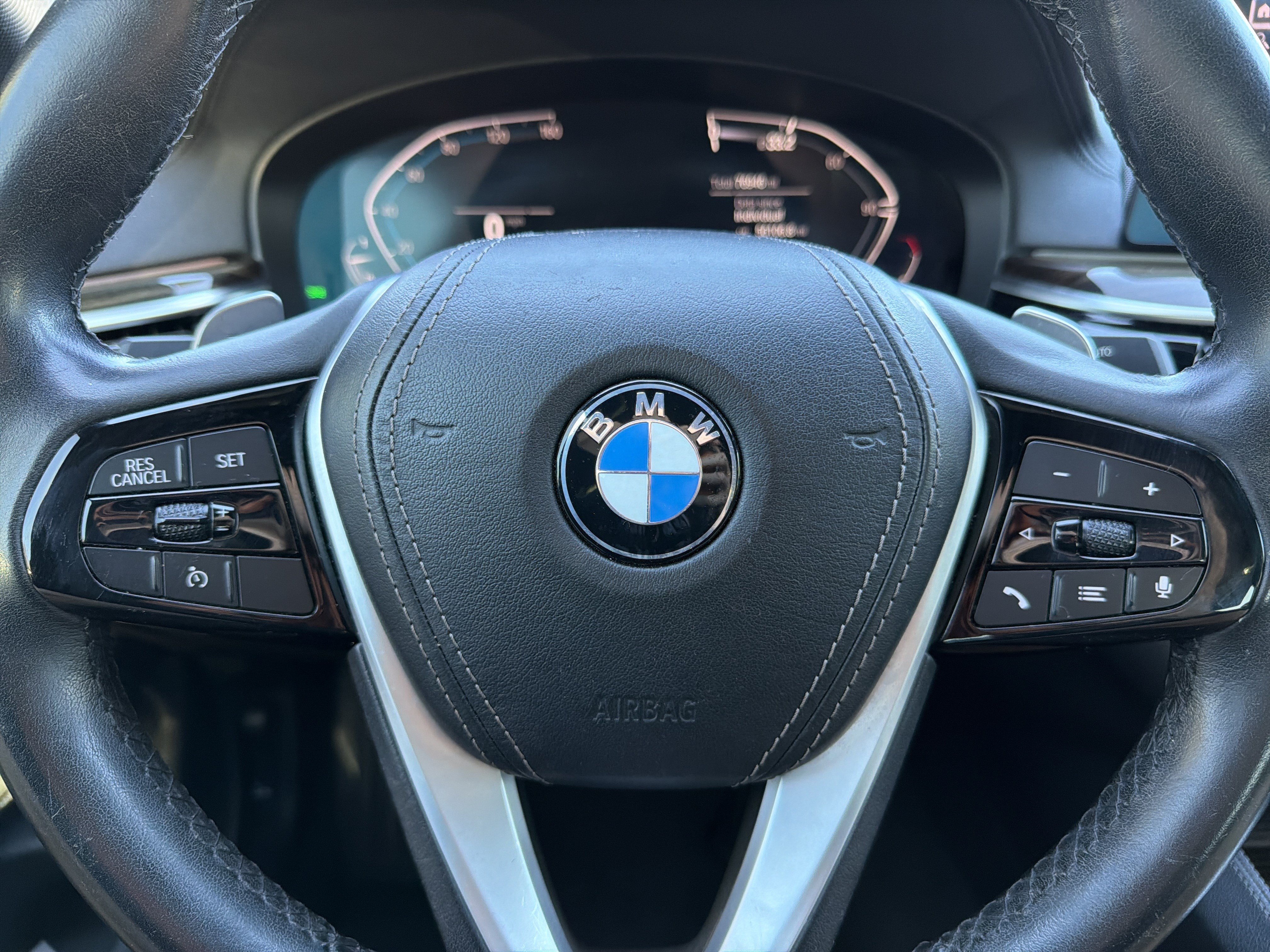 Used 2020 BMW 530i w/ Premium Package RWD image 11