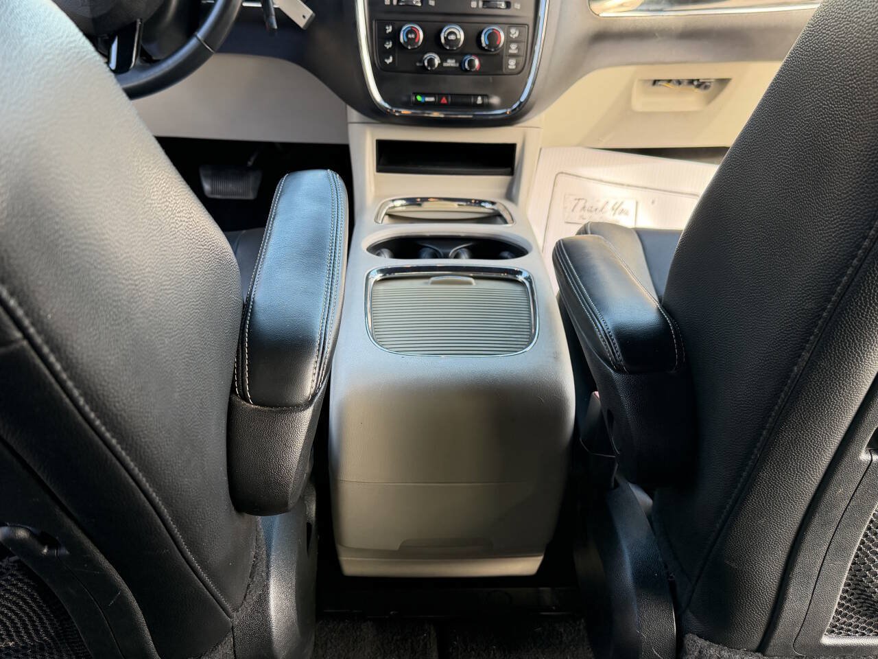 Used 2017 Dodge Grand Caravan SXT w/ Rear Park Assist Package FWD image 16