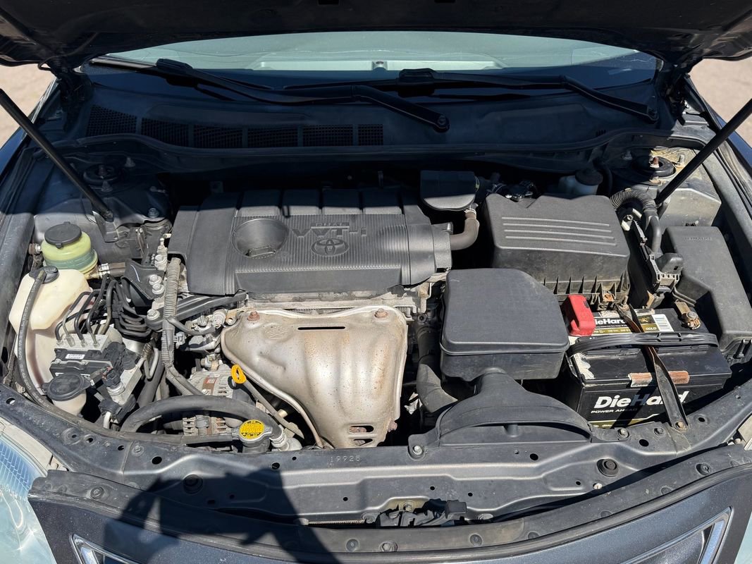 Used 2010 Toyota Camry LE FWD image 25