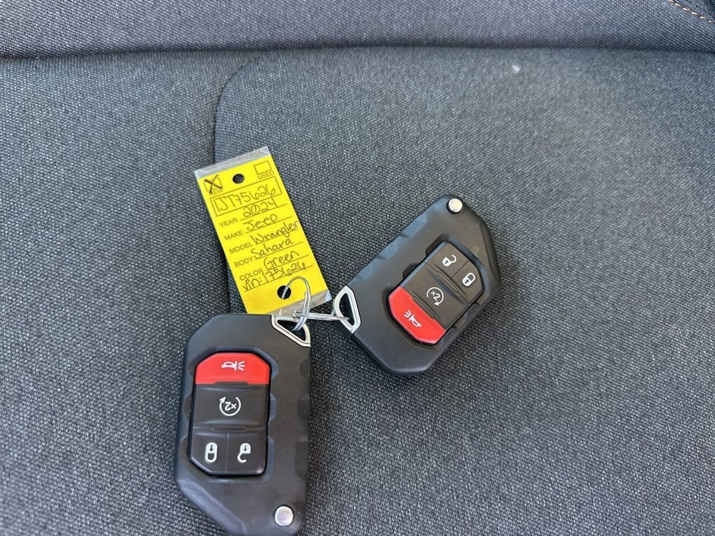 Used 2024 Jeep Wrangler Unlimited Sahara image 32