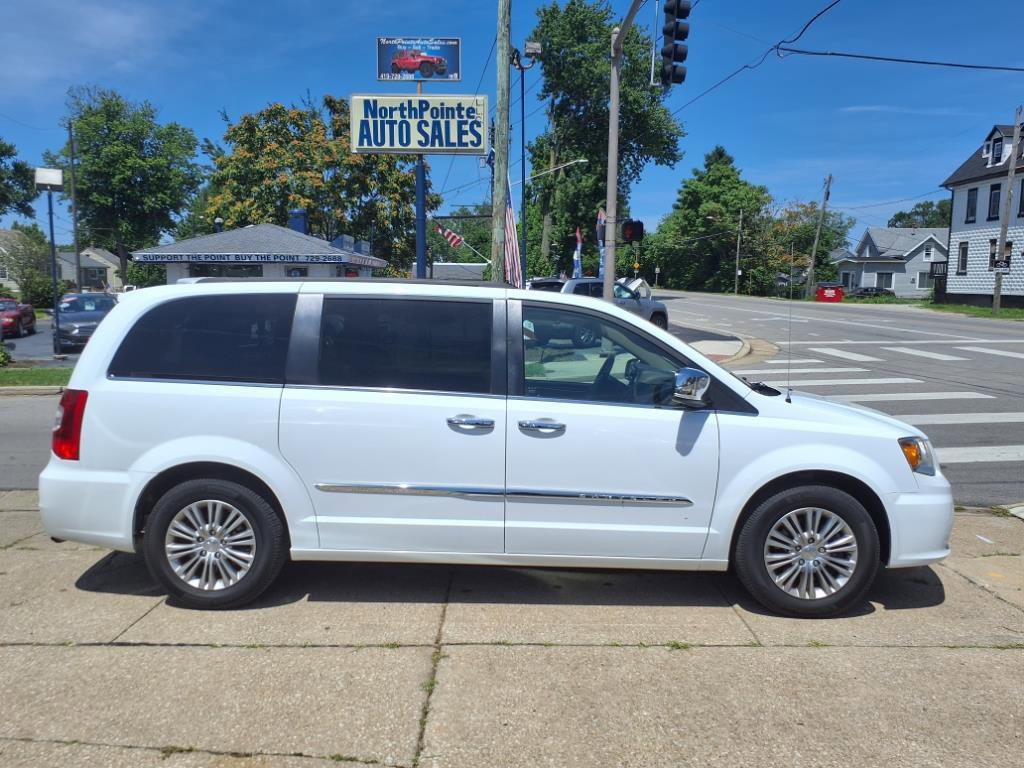Used 2016 Chrysler Town & Country Touring-L
