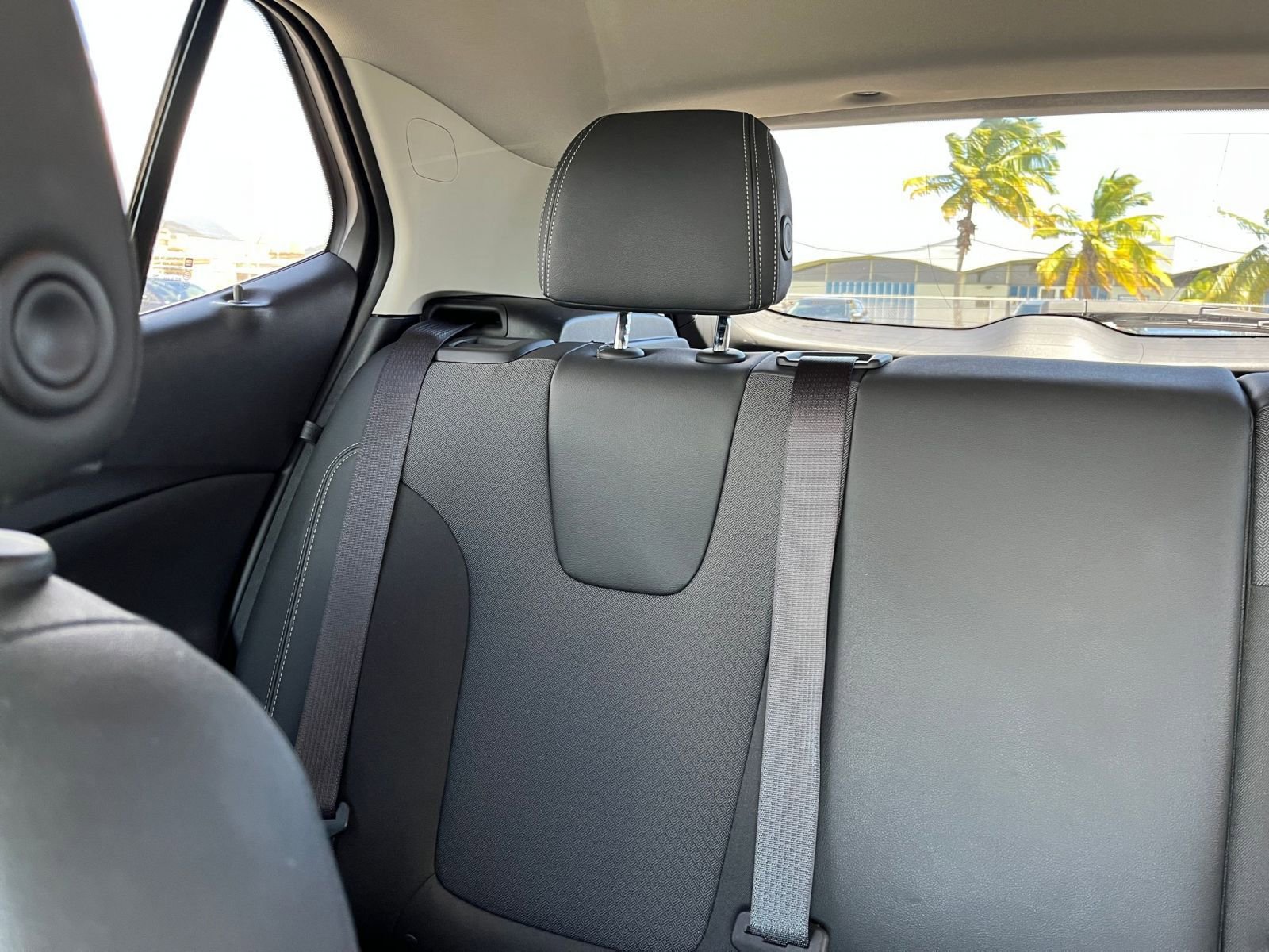 Used 2025 Buick Encore GX Preferred image 38