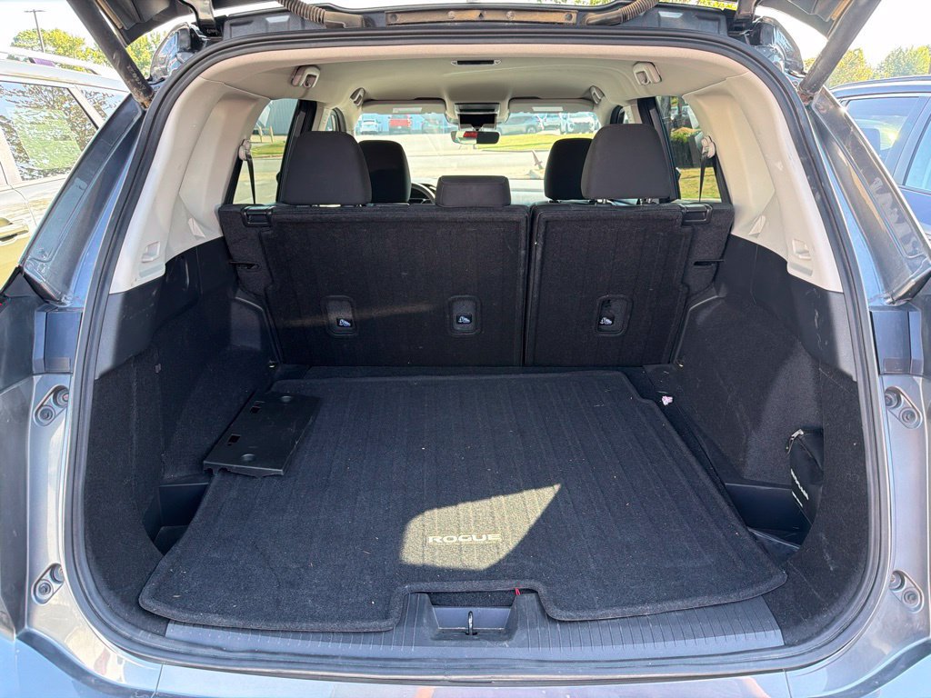 Used 2025 Nissan Rogue SV FWD image 5