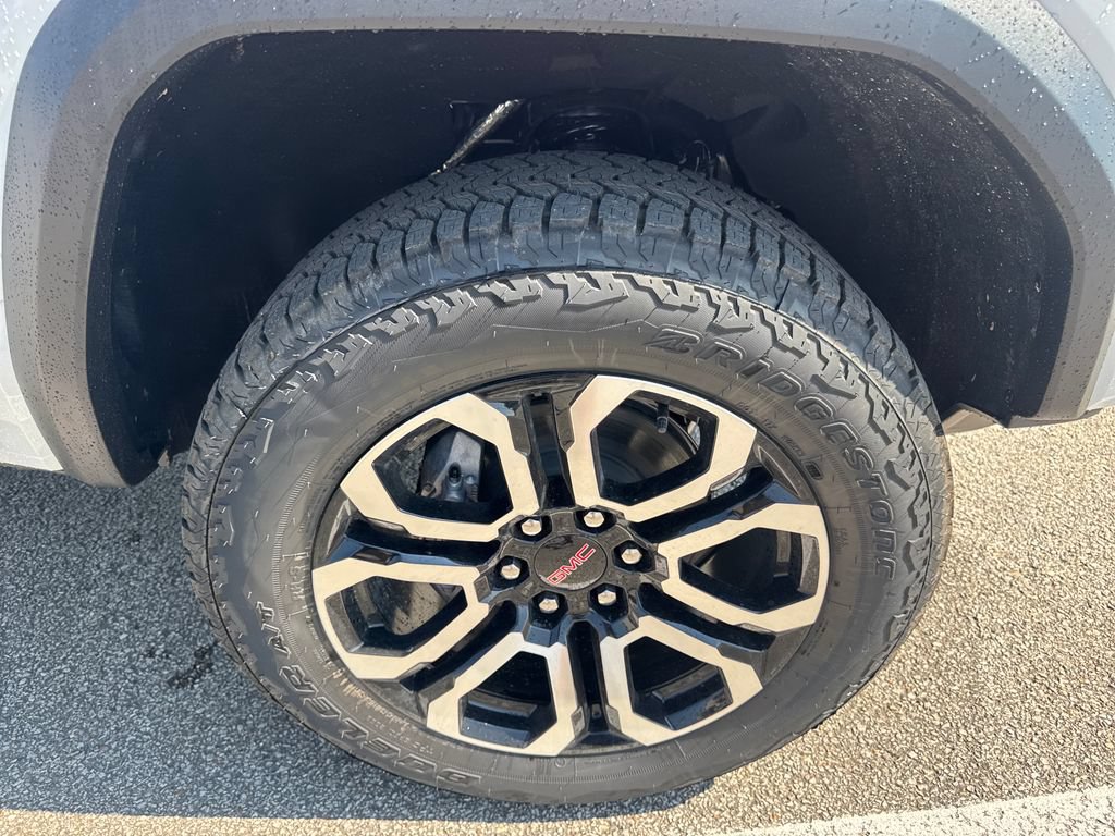 New 2026 GMC Canyon AT4 w/ Technology Plus Package AWD/4WD image 11