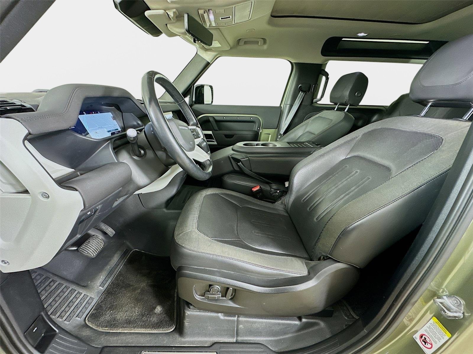 Used 2021 Land Rover Defender 90 First Edition image 30