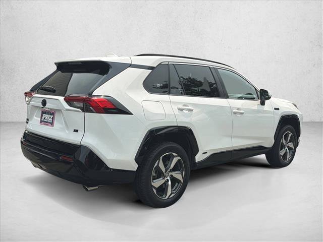 Used 2021 Toyota RAV4 SE w/ Weather & Moonroof Package AWD/4WD image 5