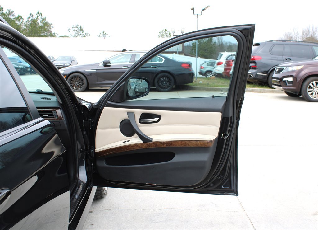 Used 2009 BMW 328i Wagon image 26