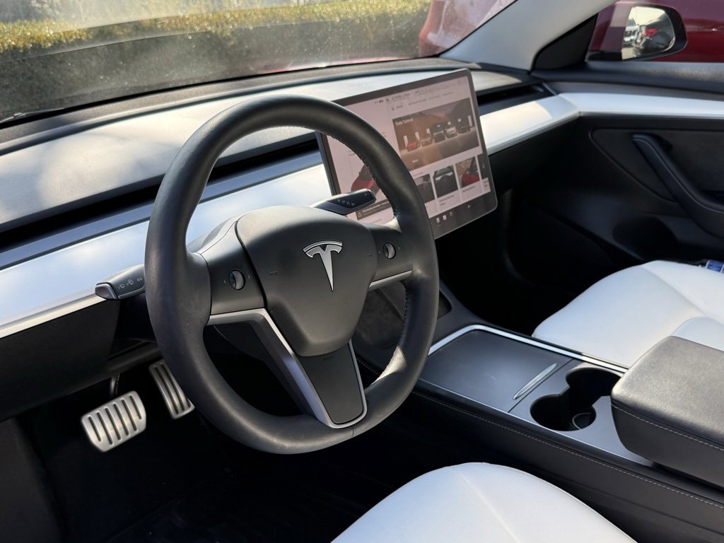 Used 2022 Tesla Model 3 Performance image 2