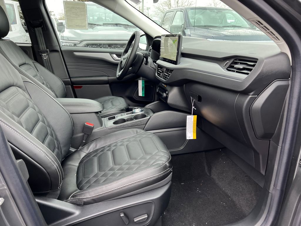 New 2024 Ford Escape SE w/ PHEV Premium Package FWD image 6