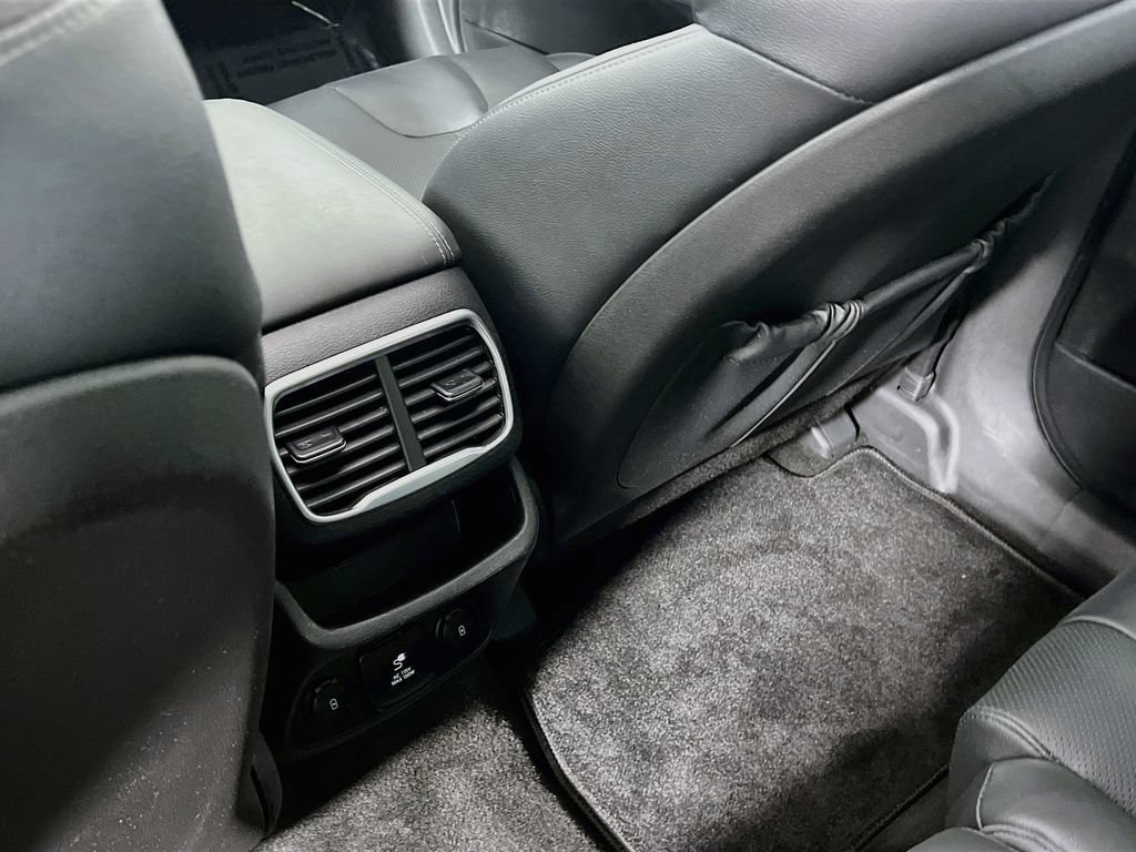 Used 2020 Hyundai Santa Fe Limited AWD/4WD image 26