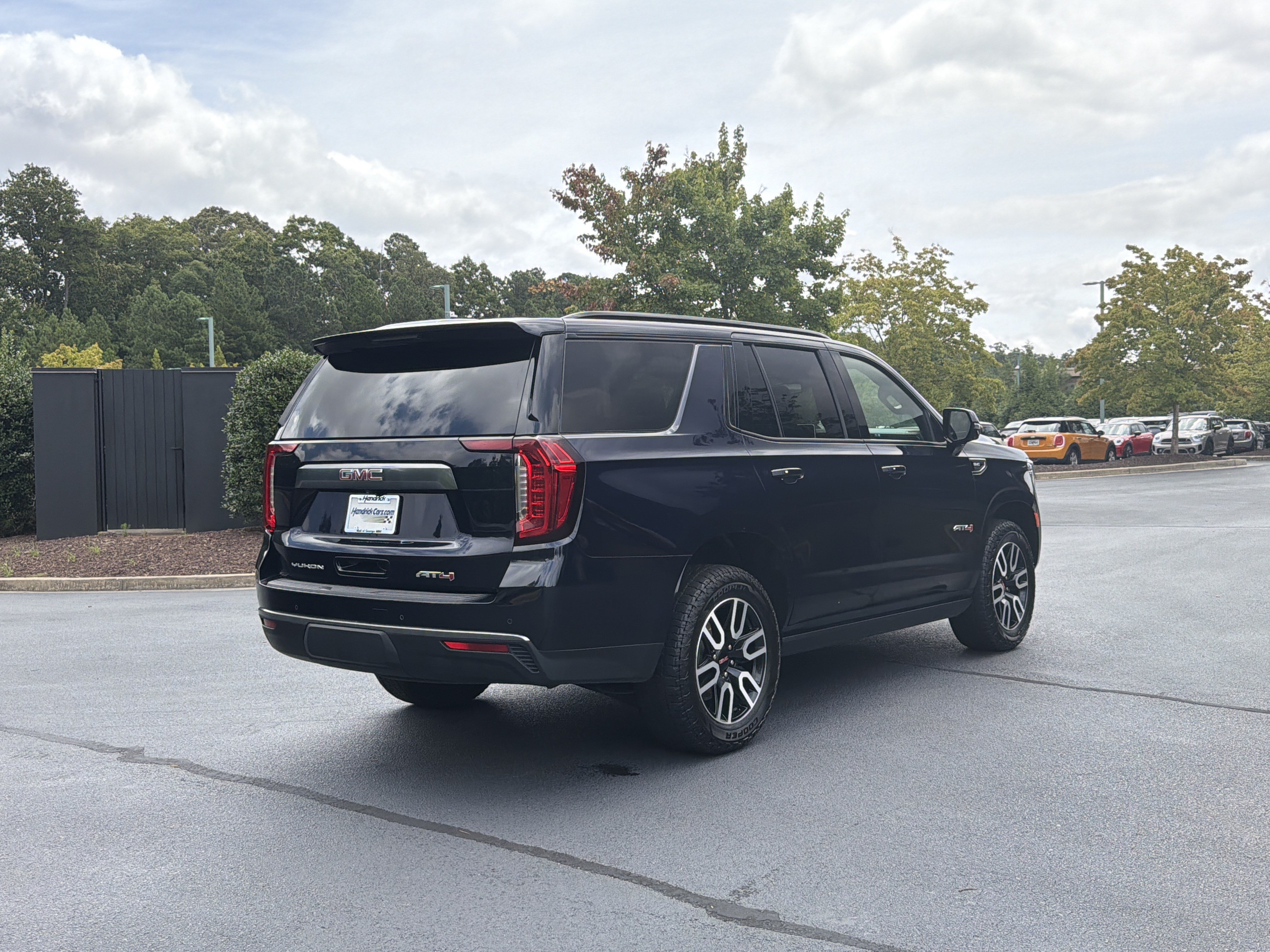 Used 2023 GMC Yukon AT4 w/ AT4 Premium Package AWD/4WD image 3