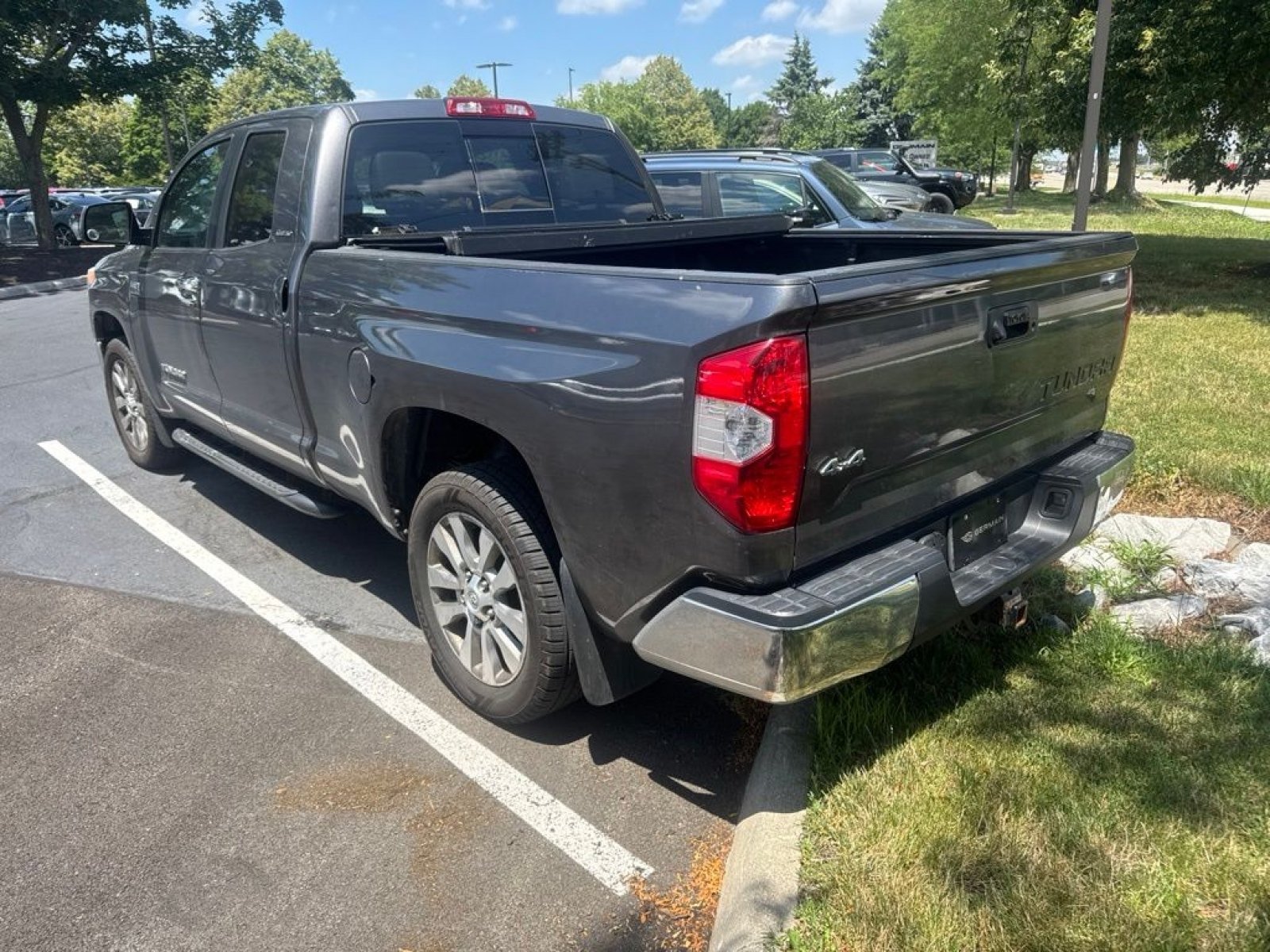 Used 2015 Toyota Tundra Limited AWD/4WD image 4